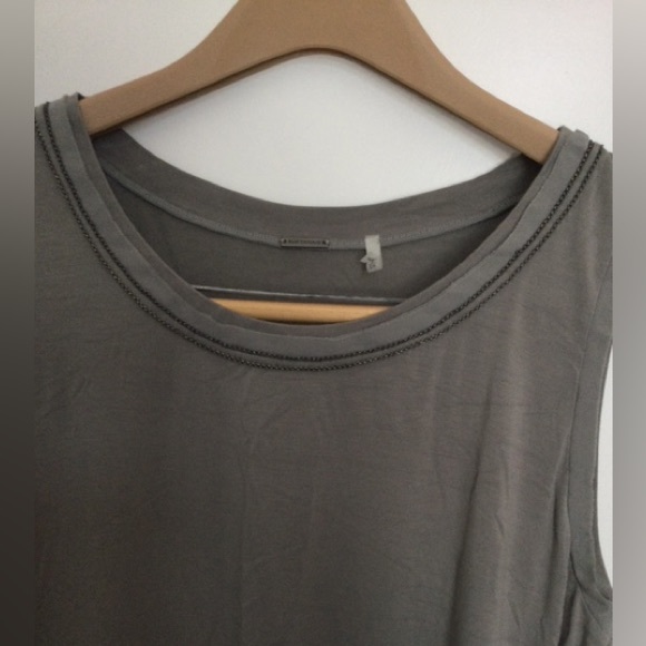 Elie Tahari Sleeveless Top - Picture 4 of 4